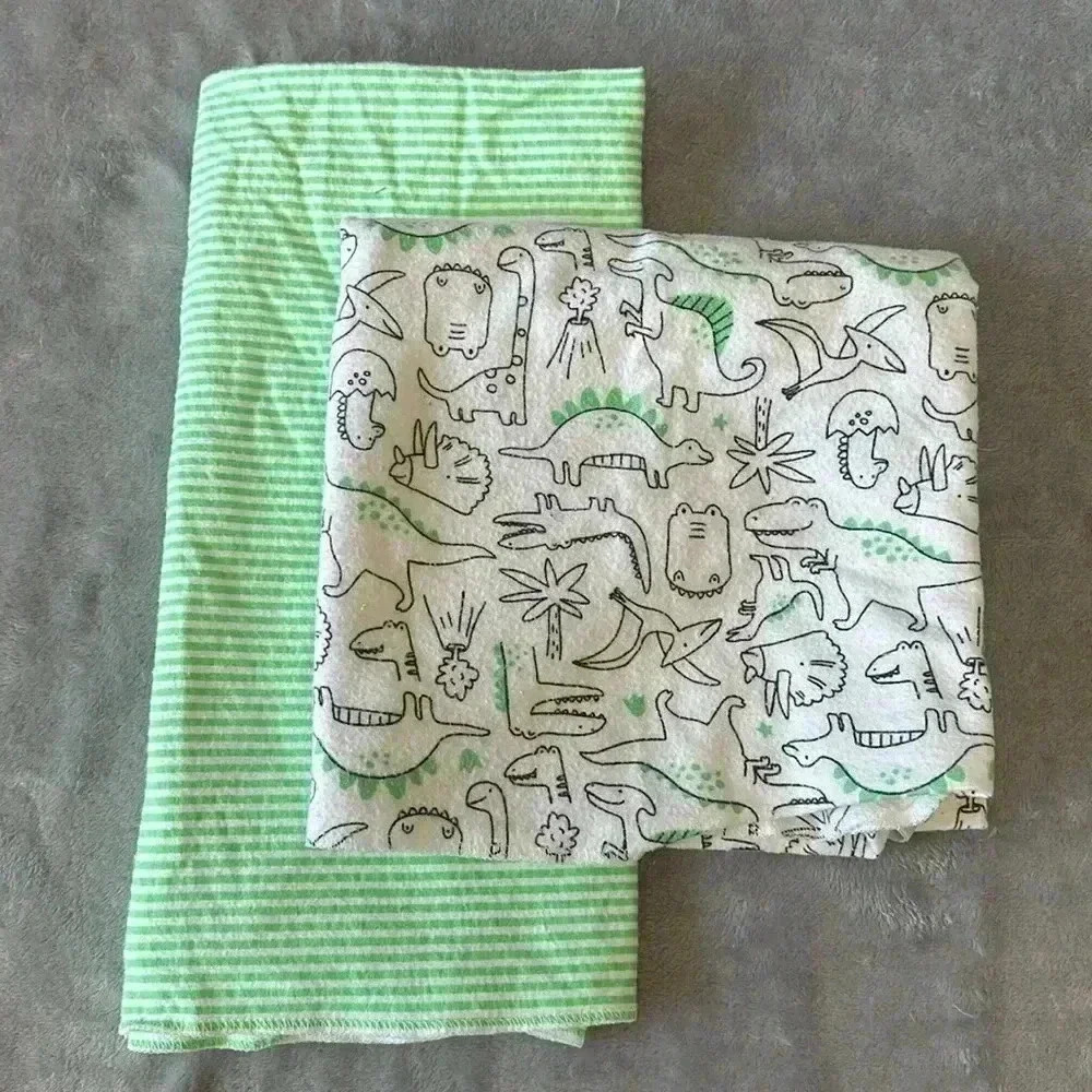 🐥 Carter's - pair of flannel receiving blankets